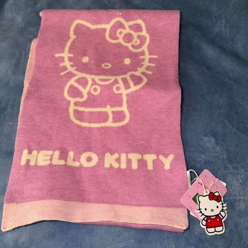 hello kitty pink scarf